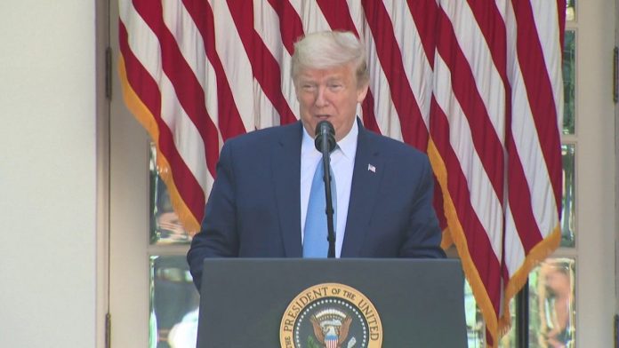 Le discours de Trump perturbé par des klaxons de chauffeurs routiers