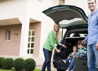 Le gouvernement veut créer des « chèques vacances tourisme » (détail) Le gouvernement veut créer des « chèques vacances tourisme » (détail)