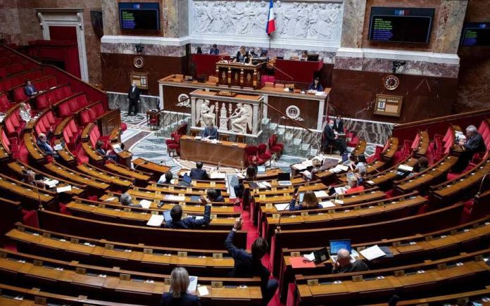 L'état d'urgence sanitaire prolongé jusqu'au 10 juillet (détail) L'état d'urgence sanitaire prolongé jusqu'au 10 juillet (détail)