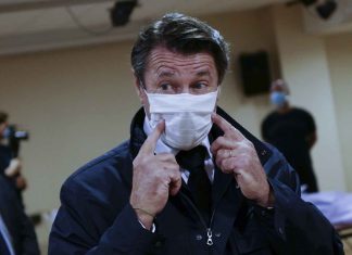 Nice : le port du masque obligatoire dans tout l’espace public (détail) Nice : le port du masque obligatoire dans tout l’espace public (détail)