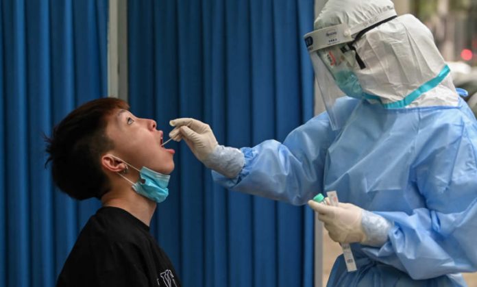 OMS Le coronavirus pourrait ne jamais disparaître (détail) OMS: Le coronavirus pourrait ne jamais disparaître (détail)