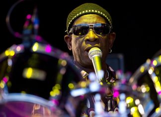 Tony Allen, batteur et pionnier de l’afrobeat, est mort à Paris à 79 ans Tony Allen, batteur et pionnier de l'afrobeat, est mort à Paris à 79 ans