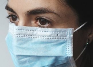 Vente de masques en supermarchés: la colère et « le dégoût » de professionnels de santé Nouvelle explosion des cas en France : 10.008 nouveaux cas de Covid-19 en 24 heures