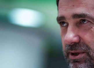 Castaner promet «une sanction» pour «chaque faute» ou mot raciste dans la police (détail) Castaner promet «une sanction» pour «chaque faute» ou mot raciste dans la police (détail)