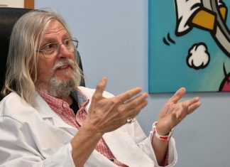 Didier Raoult auditionné ce mercredi par la commission d’enquête de l’Assemblée nationale (détail) Didier Raoult auditionné ce mercredi par la commission d'enquête de l'Assemblée nationale (détail)