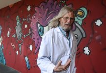 Didier Raoult épinglé par l’Agence nationale du médicament (détail) Didier Raoult épinglé par l'Agence nationale du médicament (détail)