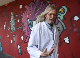 Didier Raoult épinglé par l’Agence nationale du médicament (détail) Didier Raoult épinglé par l'Agence nationale du médicament (détail)