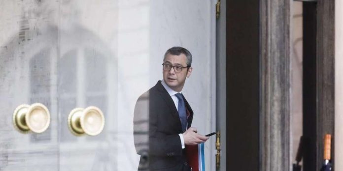 Emmanuel Macron : L’affaire Kohler a été classée après une lettre du président