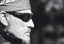 Johnny Hallyday: son dernier road-trip à moto sortira au cinéma (détail) Johnny Hallyday: son dernier road-trip à moto sortira au cinéma (détail)