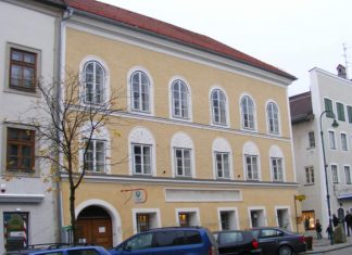 La maison natale d’Adolf Hitler transformée en poste de police La maison natale d'Adolf Hitler transformée en poste de police