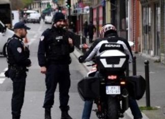 Le Défenseur des droits veut une « traçabilité des contrôles d’identité » (détail) Le Défenseur des droits veut une « traçabilité des contrôles d’identité » (détail)