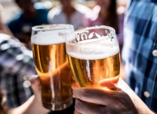 Le médicament contre l’alcoolisme Baclocur suspendu (détail) Le médicament contre l'alcoolisme Baclocur suspendu (détail)