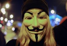 Les Anonymous s’attaquent à la police de Minneapolis (détail) Les Anonymous s'attaquent à la police de Minneapolis (détail)