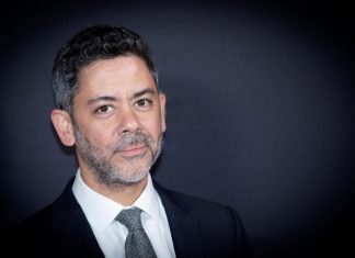 Manu Payet à la matinale de Virgin Radio (détail) Manu Payet à la matinale de Virgin Radio (détail)