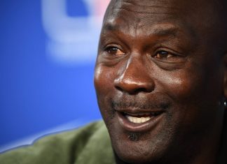 Michael Jordan fait un don de 100 millions contre le racisme (détail) Michael Jordan fait un don de 100 millions contre le racisme (détail)