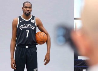 NBA : Kevin Durant forfait pour la fin de saison avec Brooklyn (détail) NBA : Kevin Durant forfait pour la fin de saison avec Brooklyn (détail)
