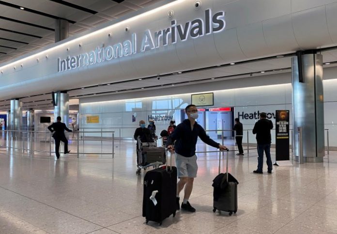 Royaume-Uni : des ponts aériens pour contourner la quarantaine