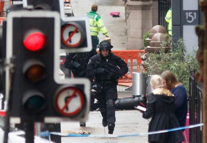 Une attaque au couteau fait plusieurs blessés à Glasgow au Park Inn Hotel