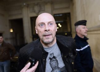 Alain Soral voit ses chaînes supprimées (détail) Alain Soral voit ses chaînes supprimées (détail)