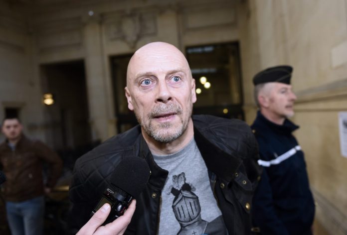 Alain Soral voit ses chaînes supprimées (détail) Alain Soral voit ses chaînes supprimées (détail)