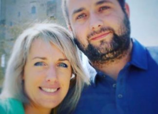 Claire en deuil après la mort de son bébé (détail) Claire en deuil après la mort de son bébé (détail)