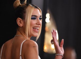 « Grande Albanie » : les provocs de la popstar Dua Lipa (détail) « Grande Albanie » : les provocs de la popstar Dua Lipa (détail)