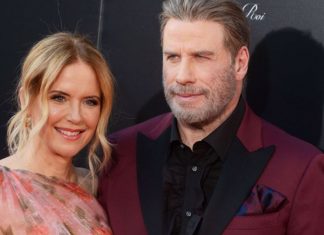 L’actrice Kelly Preston, l’épouse de John Travolta, est décédée à 57 ans L'actrice Kelly Preston, l'épouse de John Travolta, est décédée à 57 ans