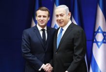 Macron a demandé à Benjamin Netanyahu de renoncer à tout projet d’annexion (détail) Macron a demandé à Benjamin Netanyahu de renoncer à tout projet d'annexion (détail)