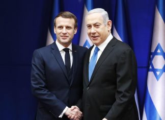 Macron a demandé à Benjamin Netanyahu de renoncer à tout projet d’annexion (détail) Macron a demandé à Benjamin Netanyahu de renoncer à tout projet d'annexion (détail)