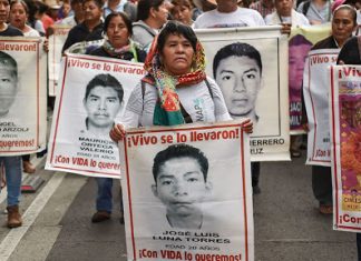 Mexique : les restes de l’un des 43 étudiants disparus en 2014 ont été identifiés (détail) Mexique : les restes de l'un des 43 étudiants disparus en 2014 ont été identifiés (détail)