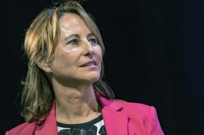 Roselyne Bachelot épinglée par Ségolène Royal (détail)