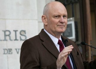 Christophe Girard : Le parquet de Paris ouvre une enquête préliminaire pour viol Christophe Girard : Le parquet de Paris ouvre une enquête préliminaire pour viol
