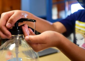 Coronavirus France en direct: Rentrée scolaire, les règles sanitaires s’allègent Coronavirus France en direct: Rentrée scolaire, les règles sanitaires s’allègent