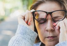 COVID-19 prévention : Éviter de se toucher les yeux, le nez et la bouche COVID-19 prévention : Éviter de se toucher les yeux, le nez et la bouche