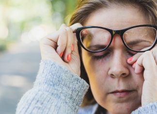 COVID-19 prévention : Éviter de se toucher les yeux, le nez et la bouche COVID-19 prévention : Éviter de se toucher les yeux, le nez et la bouche