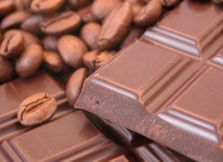 En Suisse, il pleut du cacao sur une petite ville (détail) En Suisse, il pleut du cacao sur une petite ville (détail)