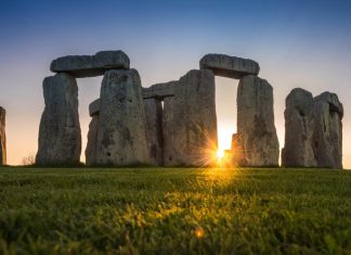 Le mystère des pierres de Stonehenge enfin résolu (détail) Le mystère des pierres de Stonehenge enfin résolu (détail)