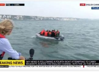 Migrants traversant la Manche : BBC et Sky News au cœur d’une polémique (détail) Migrants traversant la Manche : BBC et Sky News au cœur d’une polémique (détail)