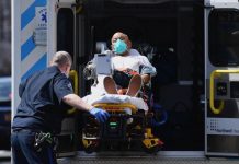 Plus de 5 millions de cas recensés aux États-Unis (détail) Plus de 5 millions de cas recensés aux États-Unis (détail)