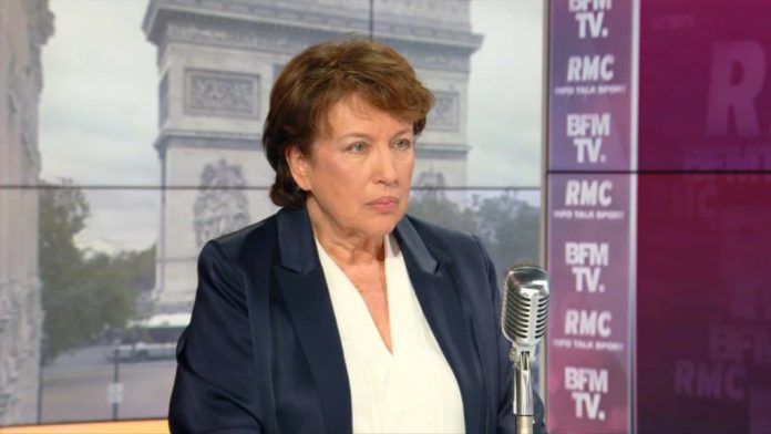 Roselyne Bachelot nie tout passe-droit pour le parc du Puy Fou (détail)
