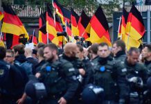 Allemagne : des agents de police soupçonnés de propagande néonazie (détail) Allemagne : des agents de police soupçonnés de propagande néonazie (détail)