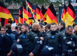 Allemagne : des agents de police soupçonnés de propagande néonazie (détail) Allemagne : des agents de police soupçonnés de propagande néonazie (détail)
