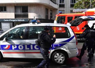 Attaque au hachoir à Paris: Youssef a coursé le suspect (détail) Attaque au hachoir à Paris: Youssef a coursé le suspect (détail)