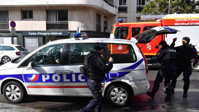 Attaque au hachoir à Paris: Youssef a coursé le suspect (détail)