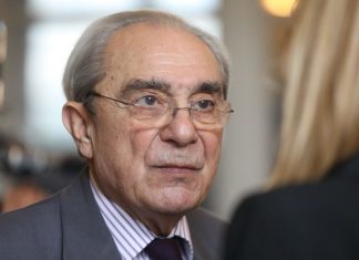 Bernard Debré, ancien ministre et député, est mort à 75 ans Bernard Debré, ancien ministre et député, est mort à 75 ans