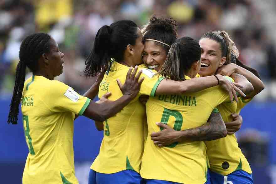 Brésil : les footballeuses remportent l'égalité salariale