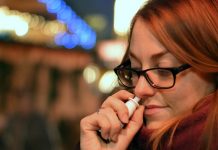 Coronavirus France en direct : Un spray nasal anti Covid-19 Coronavirus France en direct : 250 cas positifs dans une école à Lyon