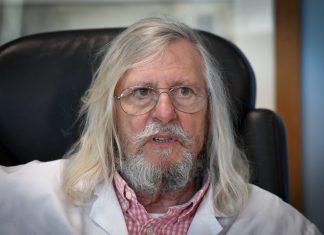 Didier Raoult : « Il y a trop de panique, trop d’affolement » Didier Raoult : "Il y a trop de panique, trop d'affolement"