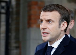 150 maires lancent un « appel au secours » à Emmanuel Macron 150 maires lancent un "appel au secours" à Emmanuel Macron