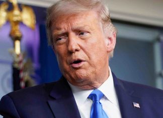 En cas de défaite, Trump refuse de s’engager à un transfert pacifique du pouvoir (détail) En cas de défaite, Trump refuse de s’engager à un transfert pacifique du pouvoir (détail)
